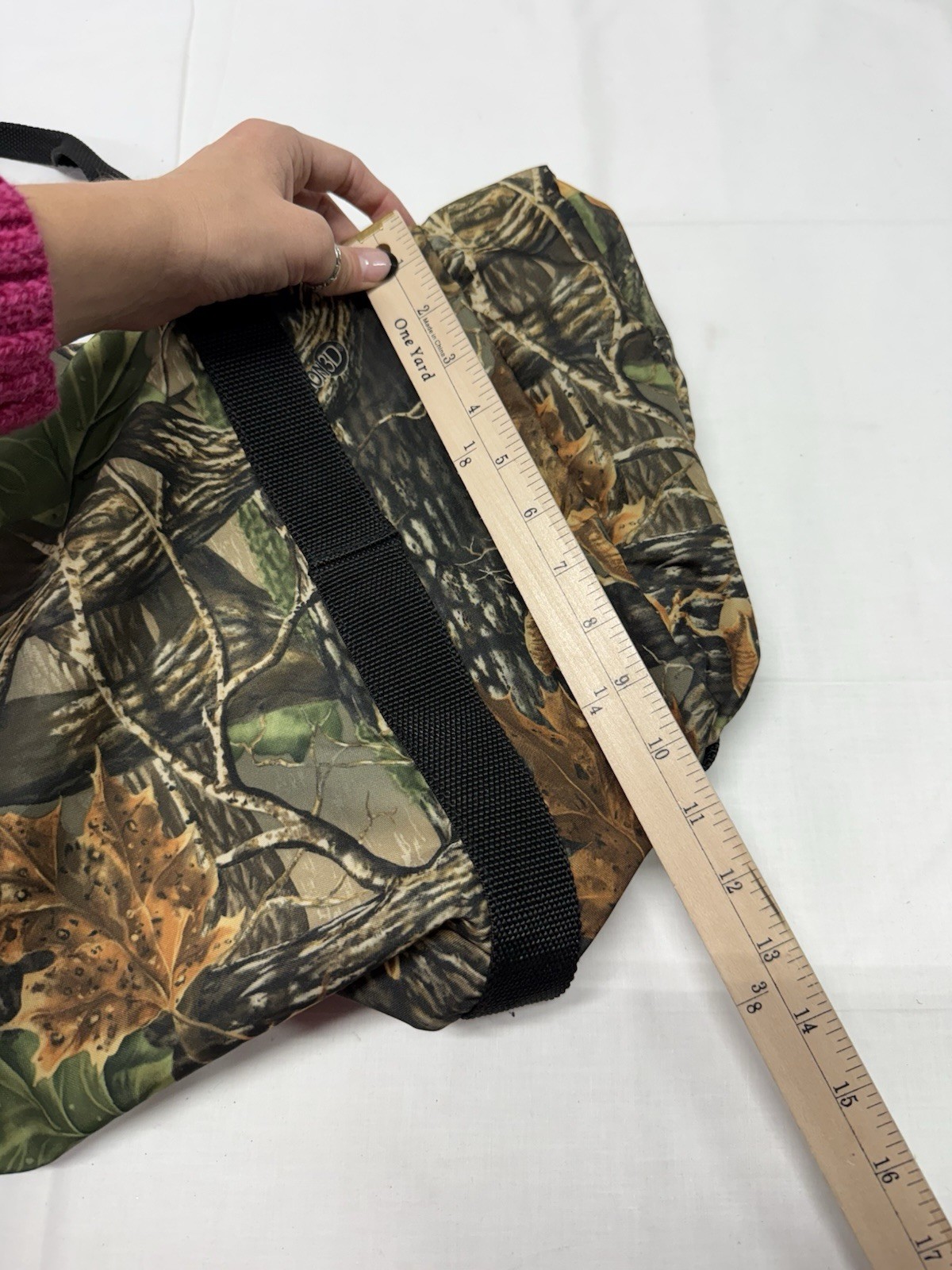 Cabela’s Camo Duffel Bag, Seclusion 3D, 19″ Hunting Gym Travel Tote No SHOULDER