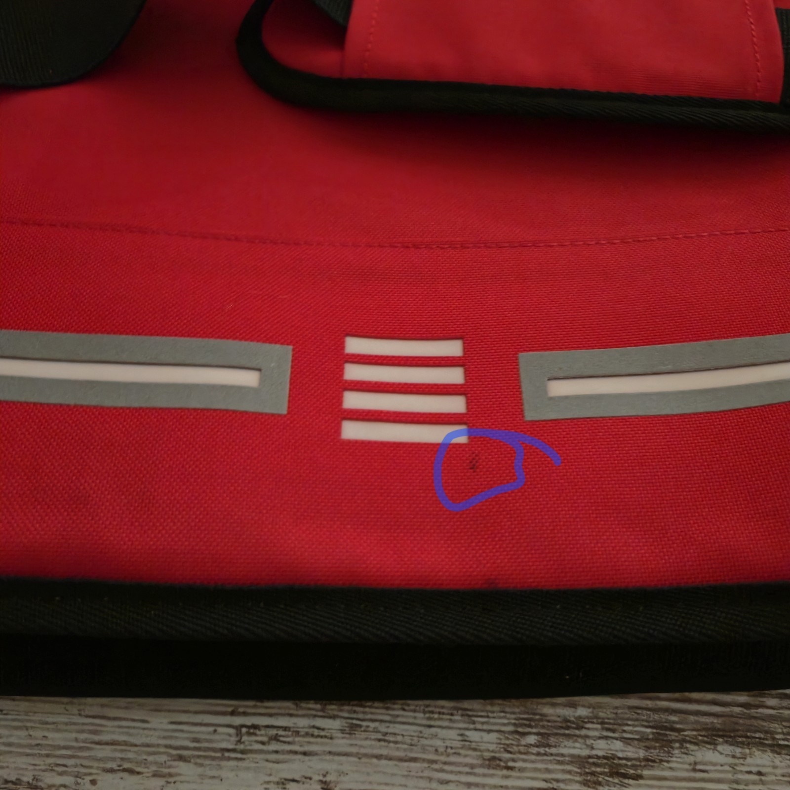 Lands’ End “Cool Blue” Light-Up Messenger Bag – See Description