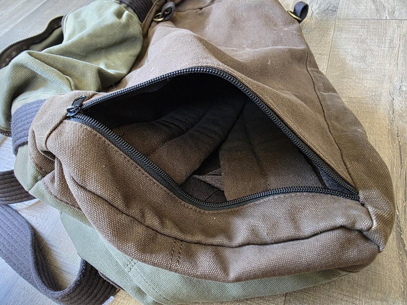 Brixton Bixby Convertible Canvas Duffle/Backpack 100% Cotton Canvas Brown