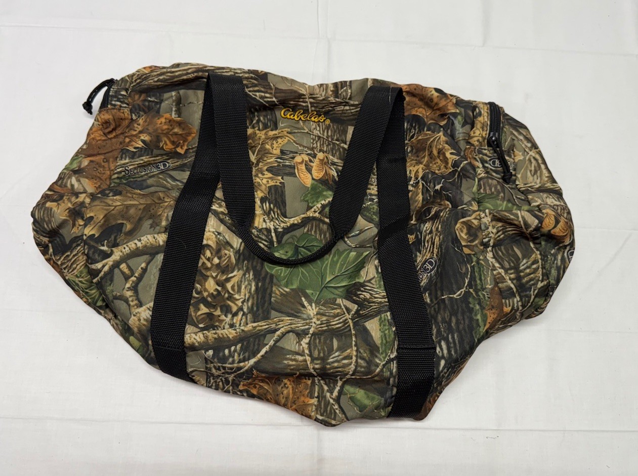 Cabela’s Camo Duffel Bag, Seclusion 3D, 19″ Hunting Gym Travel Tote No SHOULDER