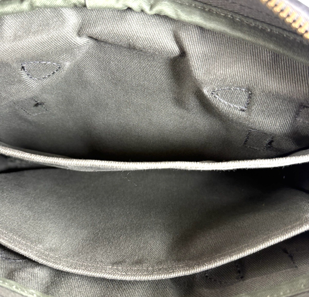 Filson 256 Dark Green Canvas Briefcase USA Made, brass Hardware Great Condition