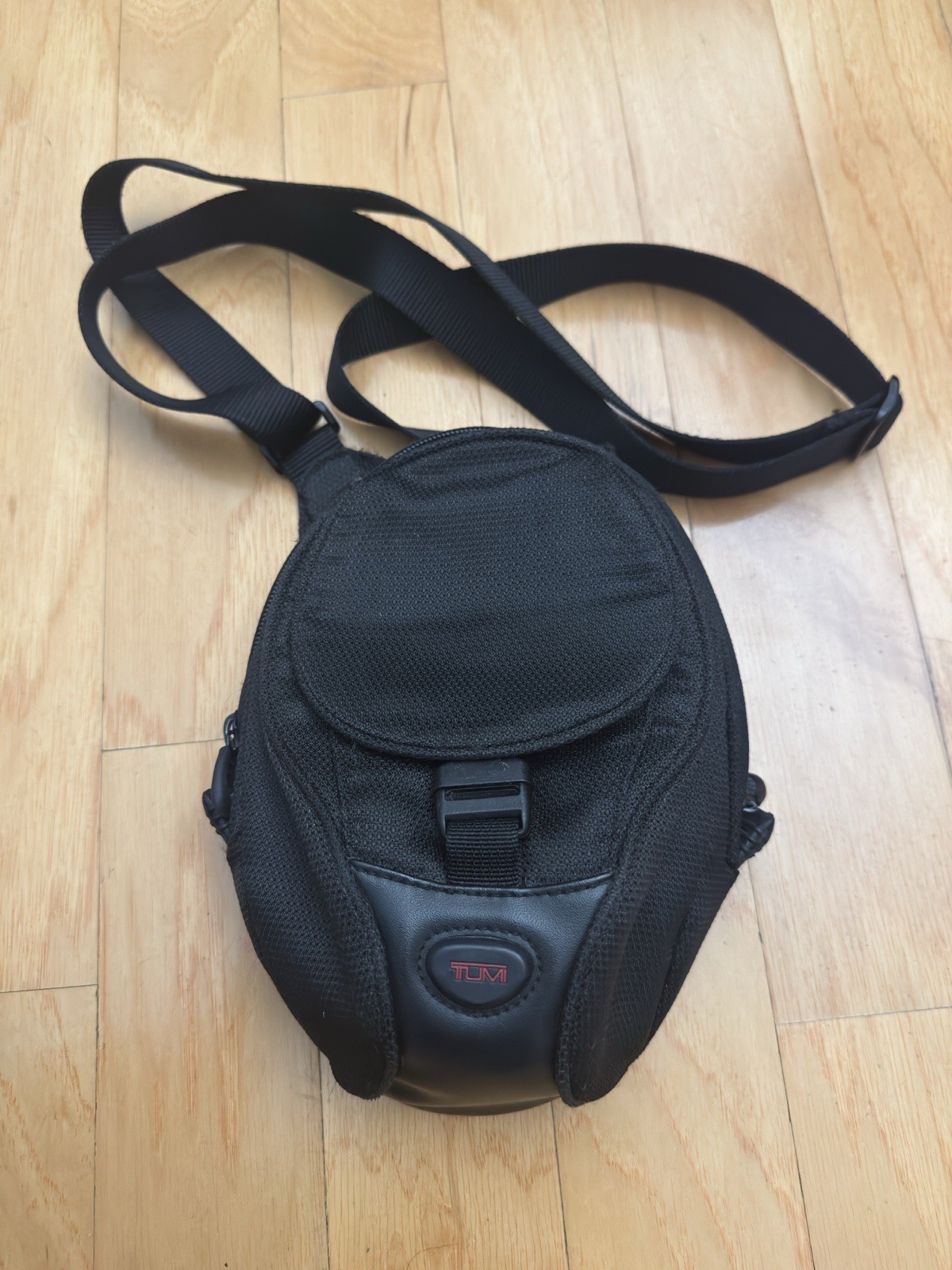 Tumi Camera Case Side Bag Black 6x9x4