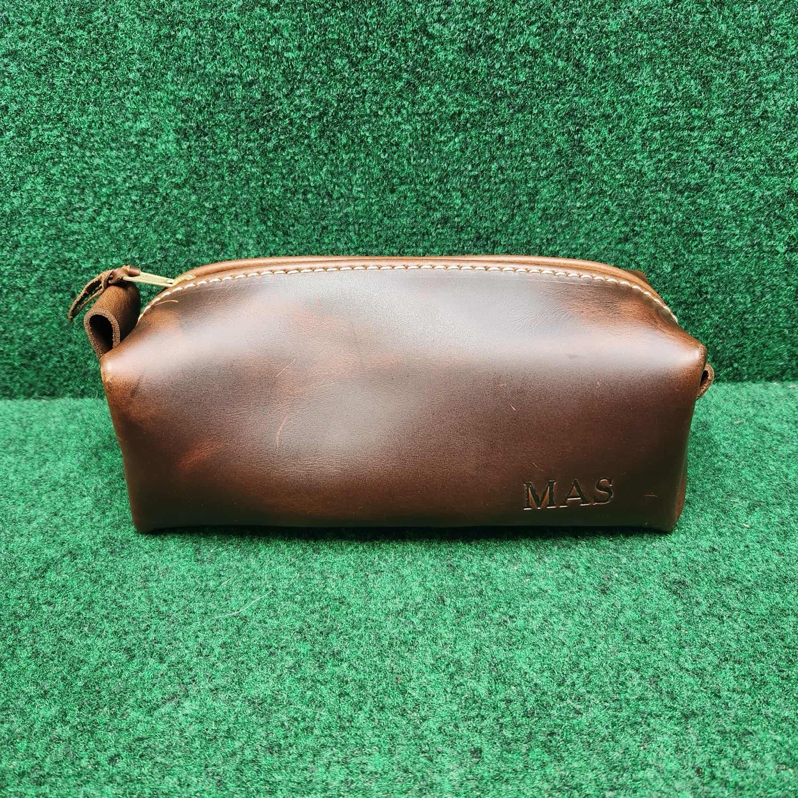 Lifetime Leather Co. Toiletry Bag 5″ x 5″ x 10″ – Excellent