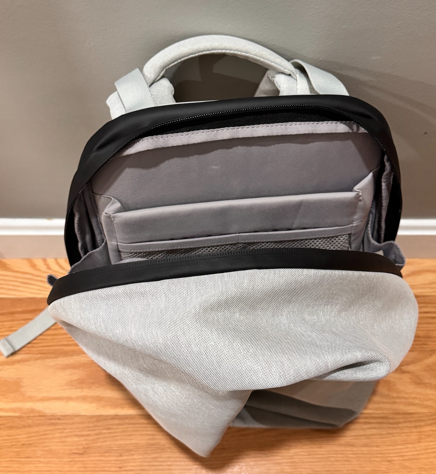 COTE & CIEL Sormonne Backpack Light Grey with Storage Bag