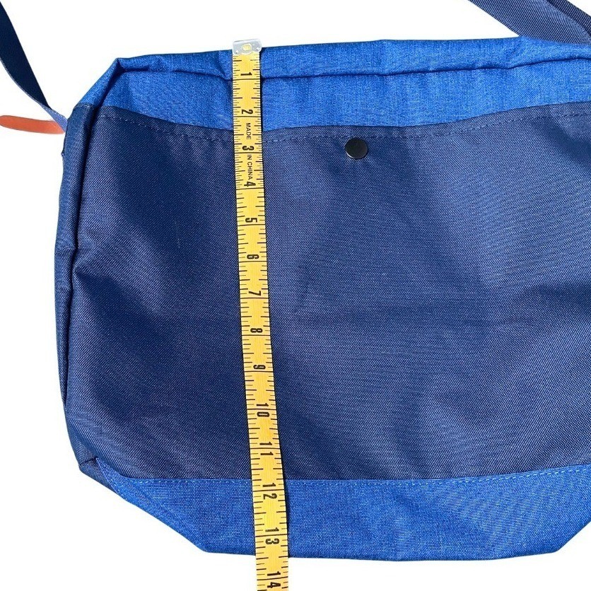 Lands End Everyday Messenger Bag Size 11×15 Laptop Inner Outer Pockets Utility