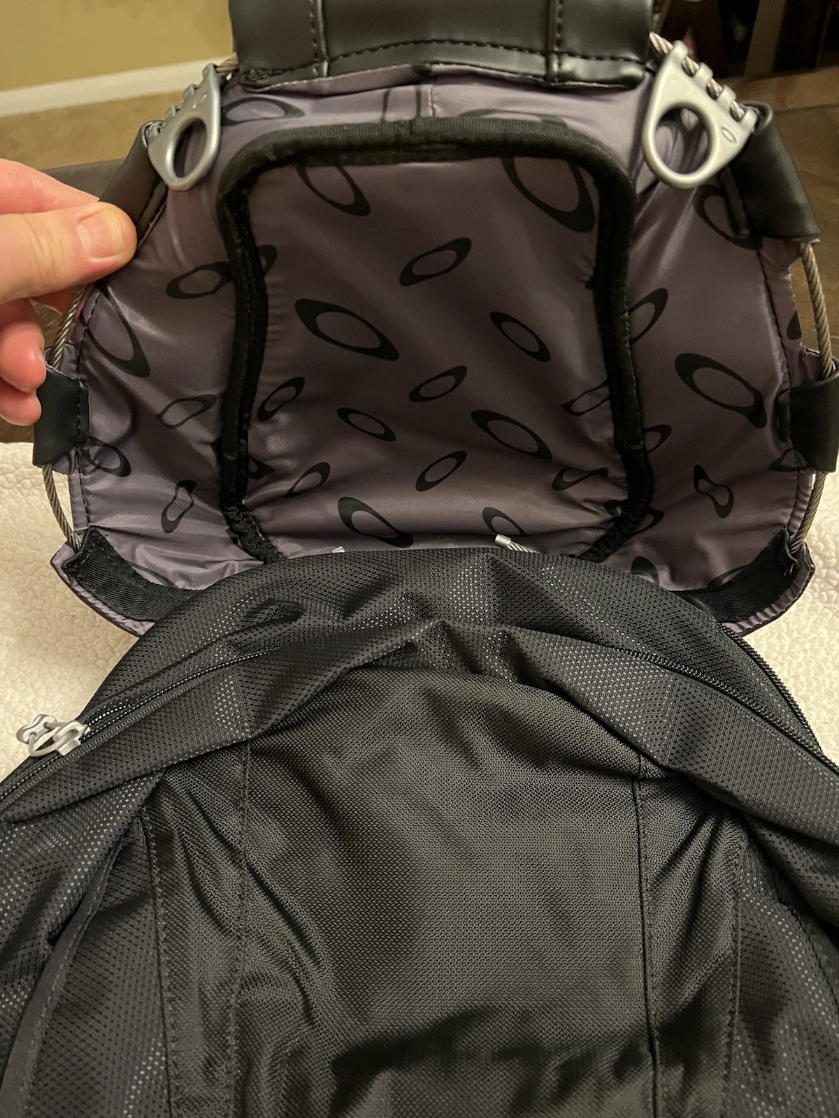 GENUINE Oakley 34L Capacity Kitchen Sink Backpack Black 92060AODM AUTHENTIC READ
