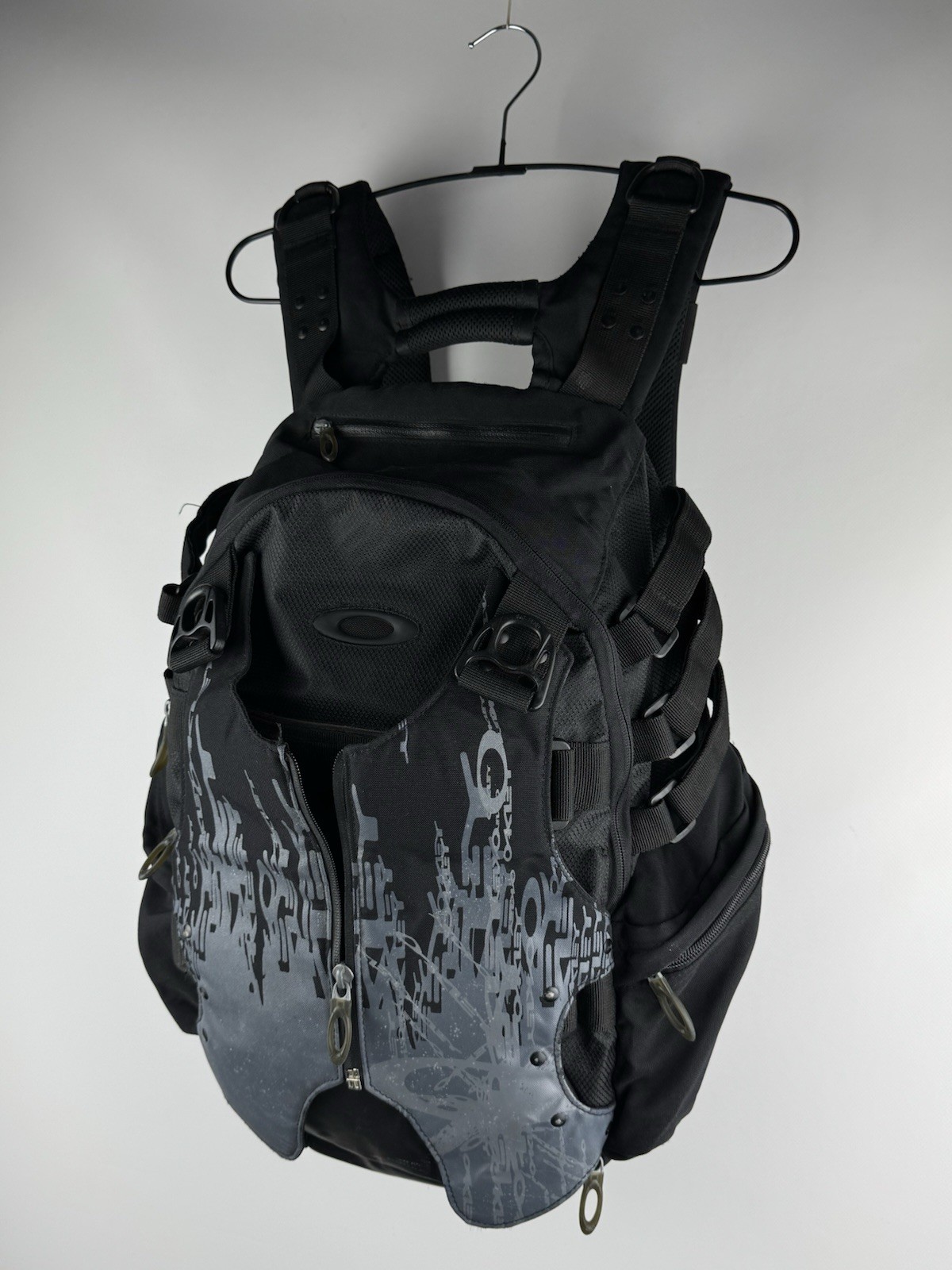 Vintage 00s Oakley Icon 2.0 Tactical Field Gear Graphic Edition Black