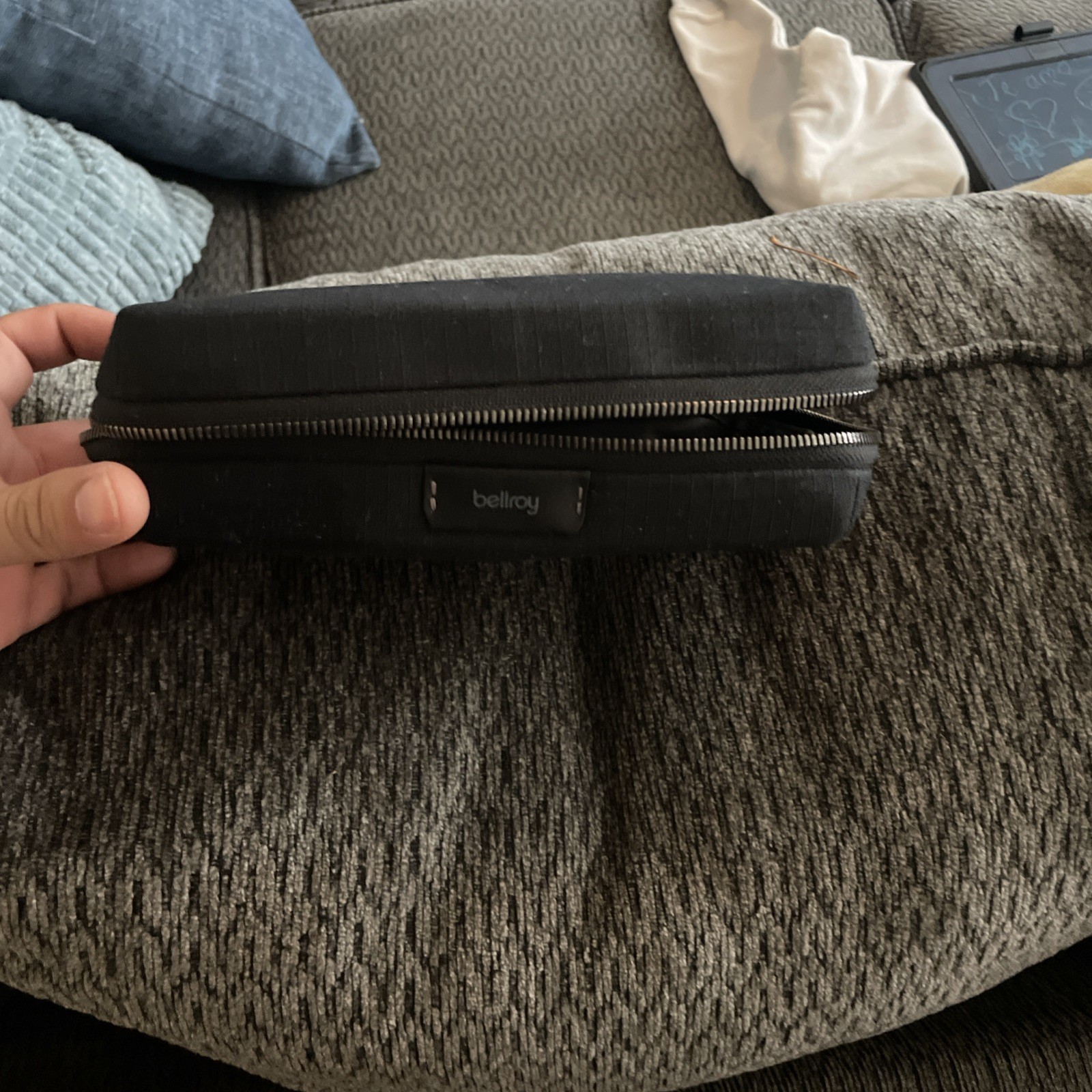 Black Bellroy Tech Kit Compact Tech Accessories Organizer Zipper Pouch Bag
