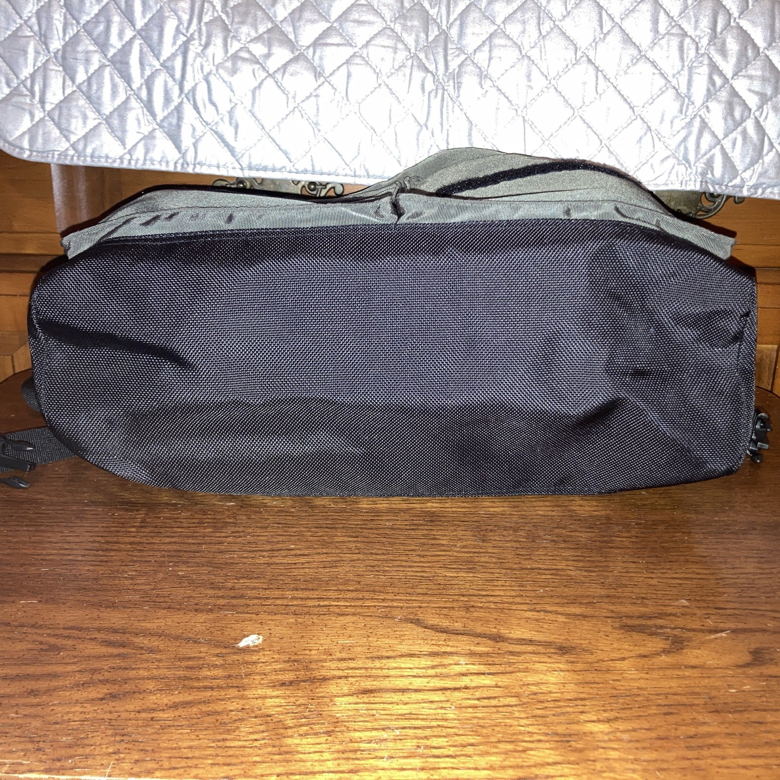 HUGO Boss Messenger Shoulder Bag Tote Satchel Green Red Black