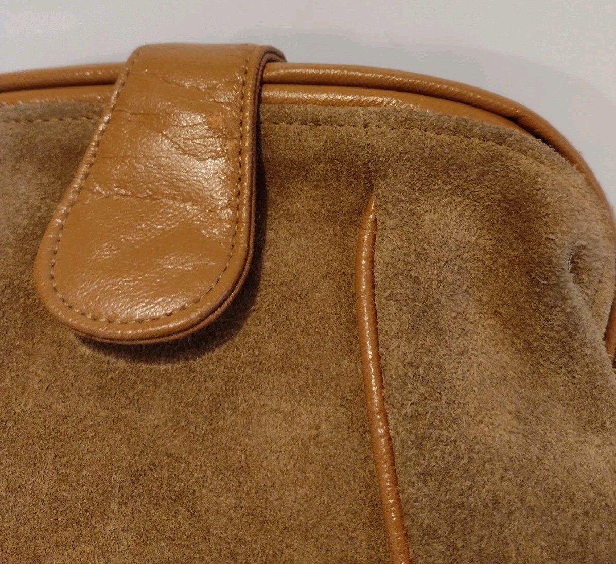 Vintage 1970s Tan Suede & Leather Hinged Shoulder Bag Small