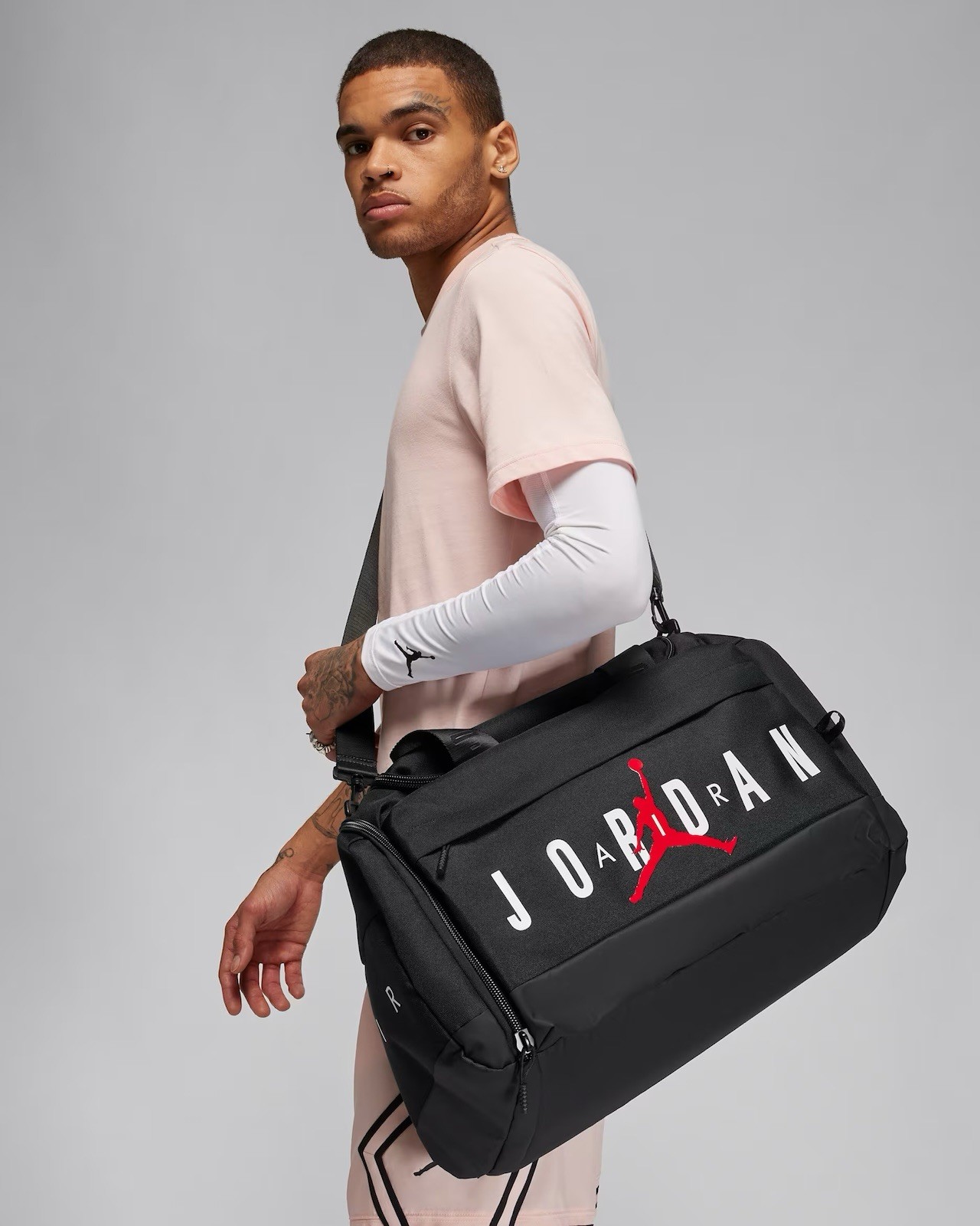 AIR JORDAN VELOCITY Sport Duffle Bag Med/Large Black Red White NEW W/TAG Gym Bag