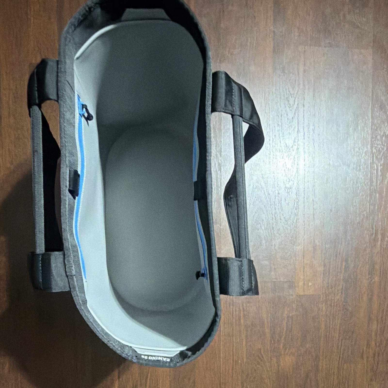 YETI Camino Carryall Tote Bag Large Gray/Blue Zip Closure Inner Pockets