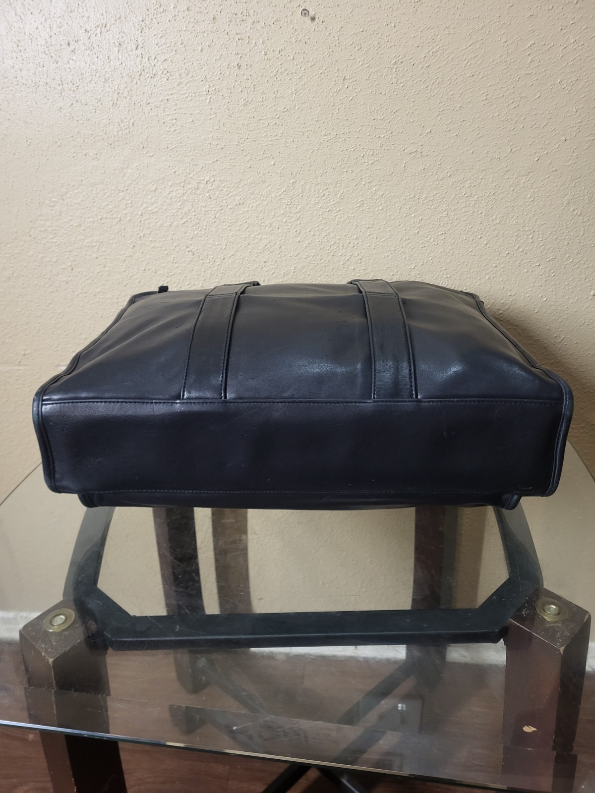 Tumi Black Large Leather Briefcase. Condition Is Very Good.