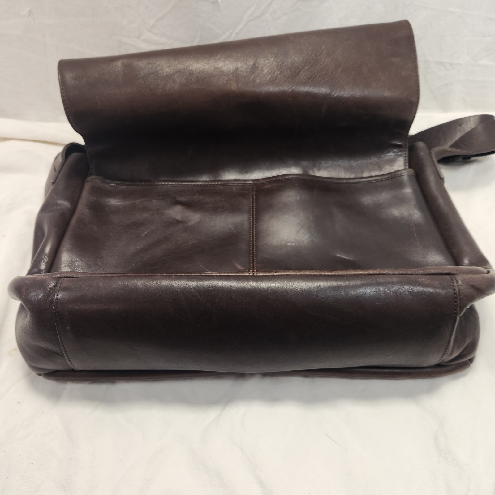 GAP Brown Leather Messenger Bag 100% Cow / 100% Cotton