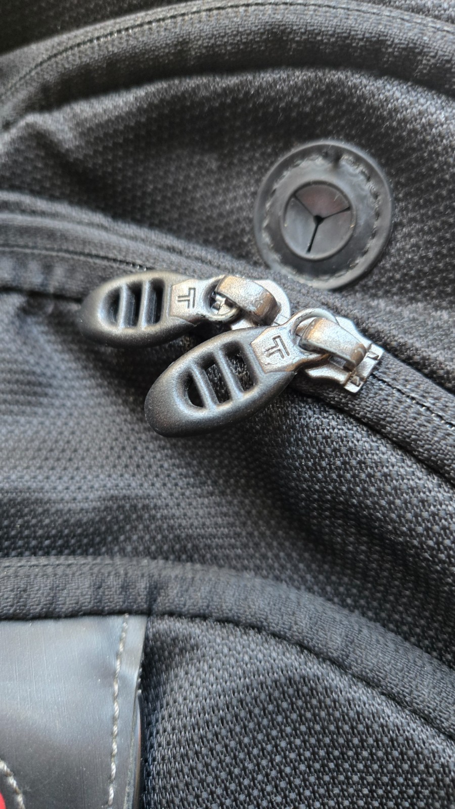 Rare Tumi Expandable Gusset Two-Way Backpack/Shoulder Bag T-Tech 5516D Black