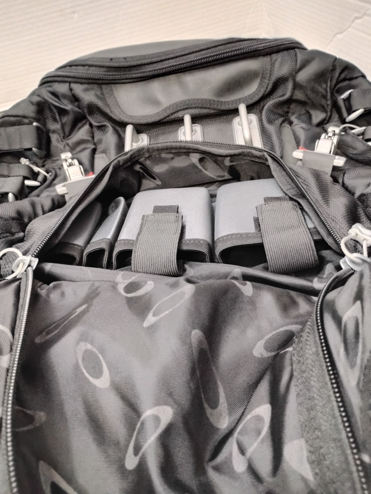Oakley Kitchen Sink Tactical Field Gear Backpack Stealth Black Daypack Hiking