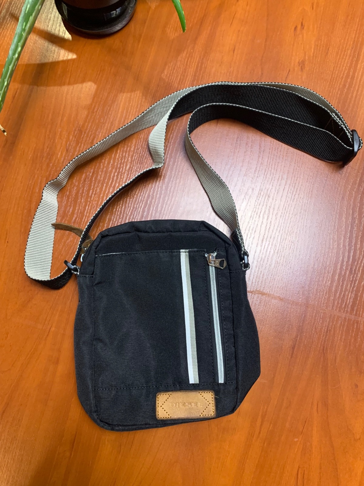 Vintage men’s bag Diesel, adjustable strap length, size 21x17cm