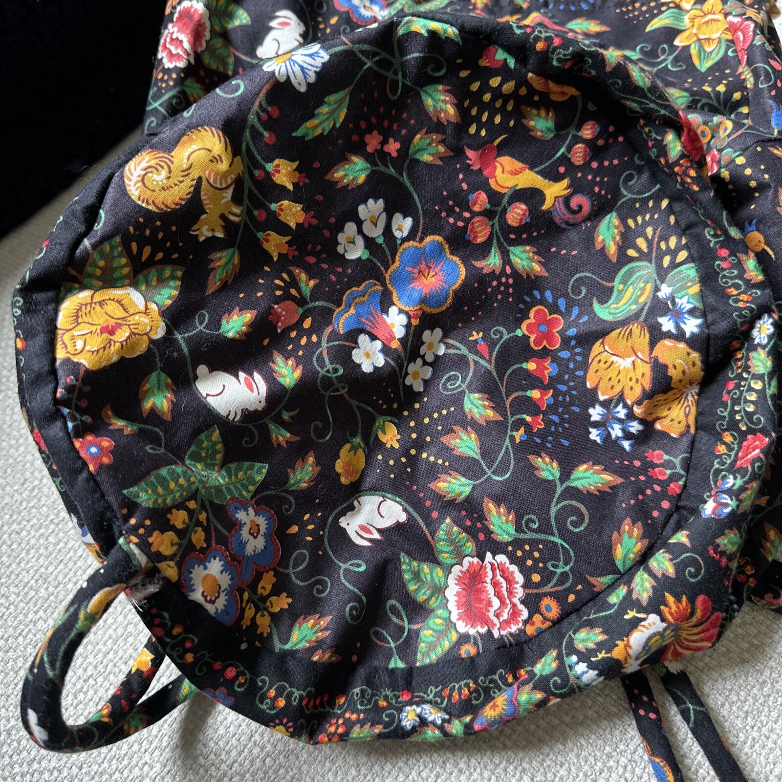 VERA BRADLEY Backsack Sling Bag TAVERN ON THE GREEN Non-quilted New Rare
