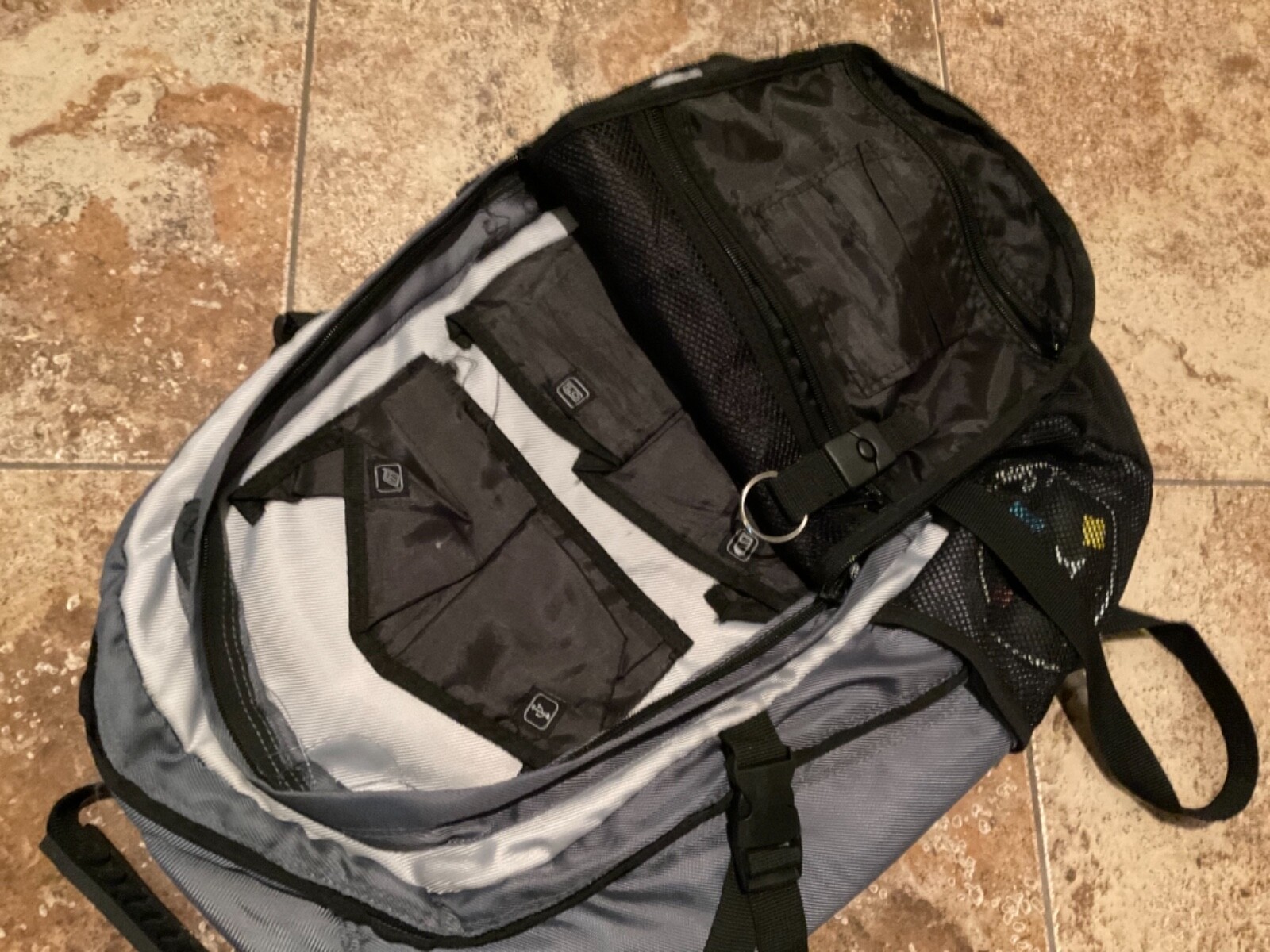 MAUI & SONS BACKPACK LAPTOP PADDED STORAGE PREOWNED