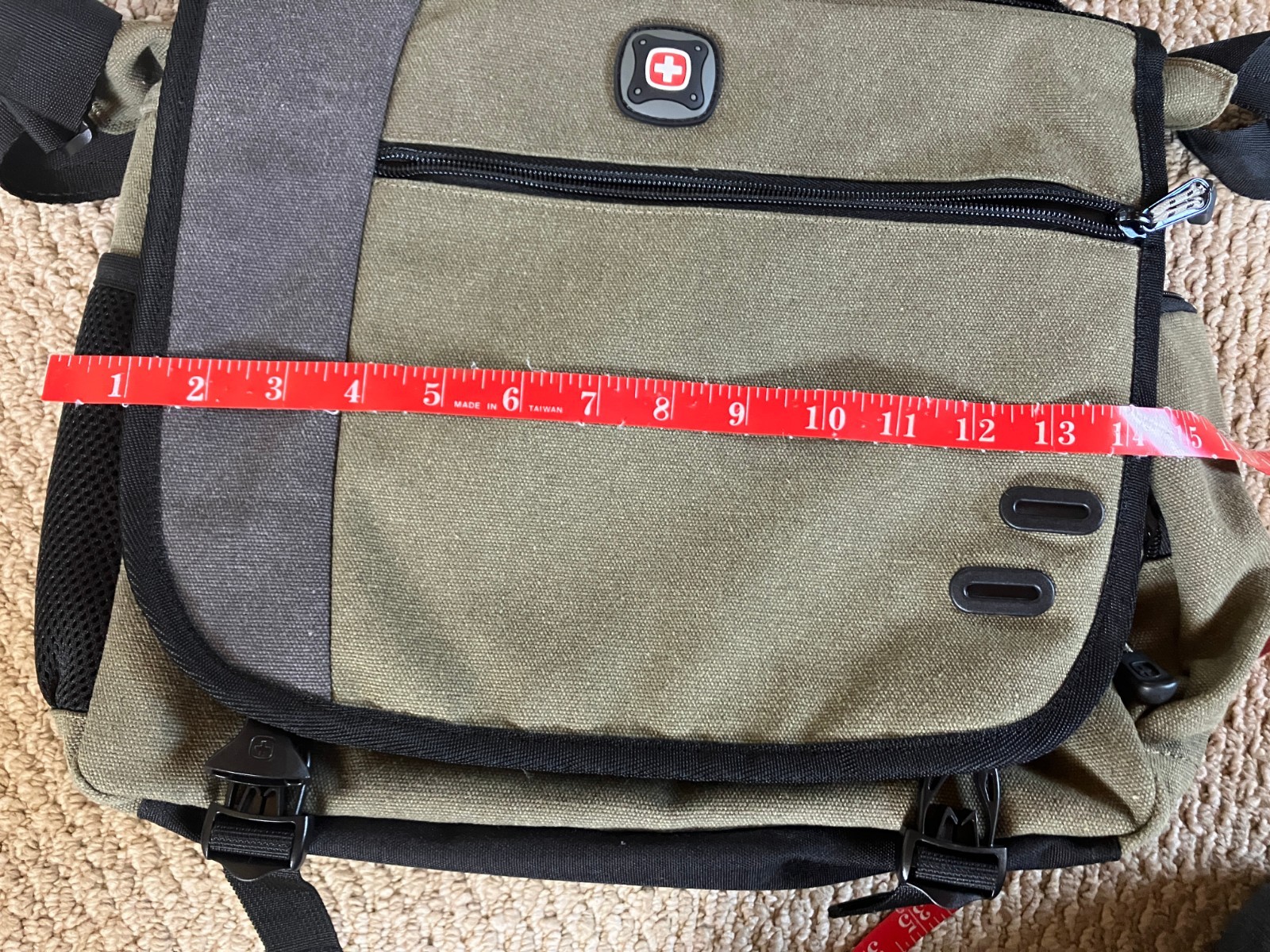 NWOT Swiss Gear Wenger Zinc model laptop/messenger bag Padded Laptop Compartment