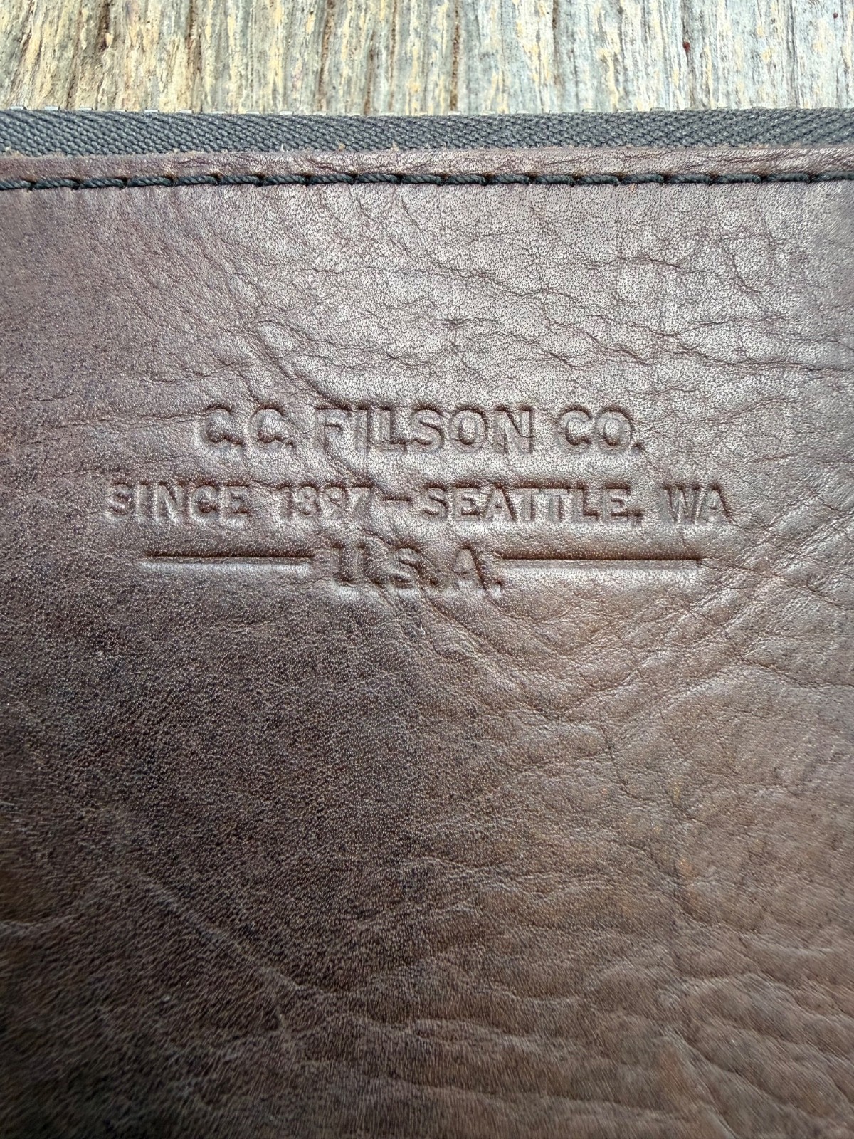 Filson Medium Leather and Suede back Pouch | Moss | USA | Rare 9 3/4 by 7 1/2
