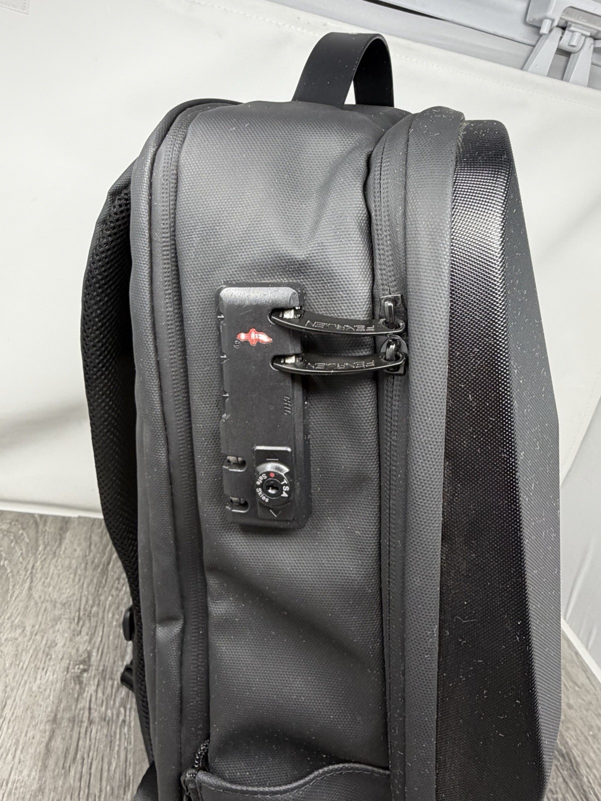 FENRUIEN 17.3-Inch Hard Shell Laptop Backpack,Anti-Theft Waterproof Travel Men