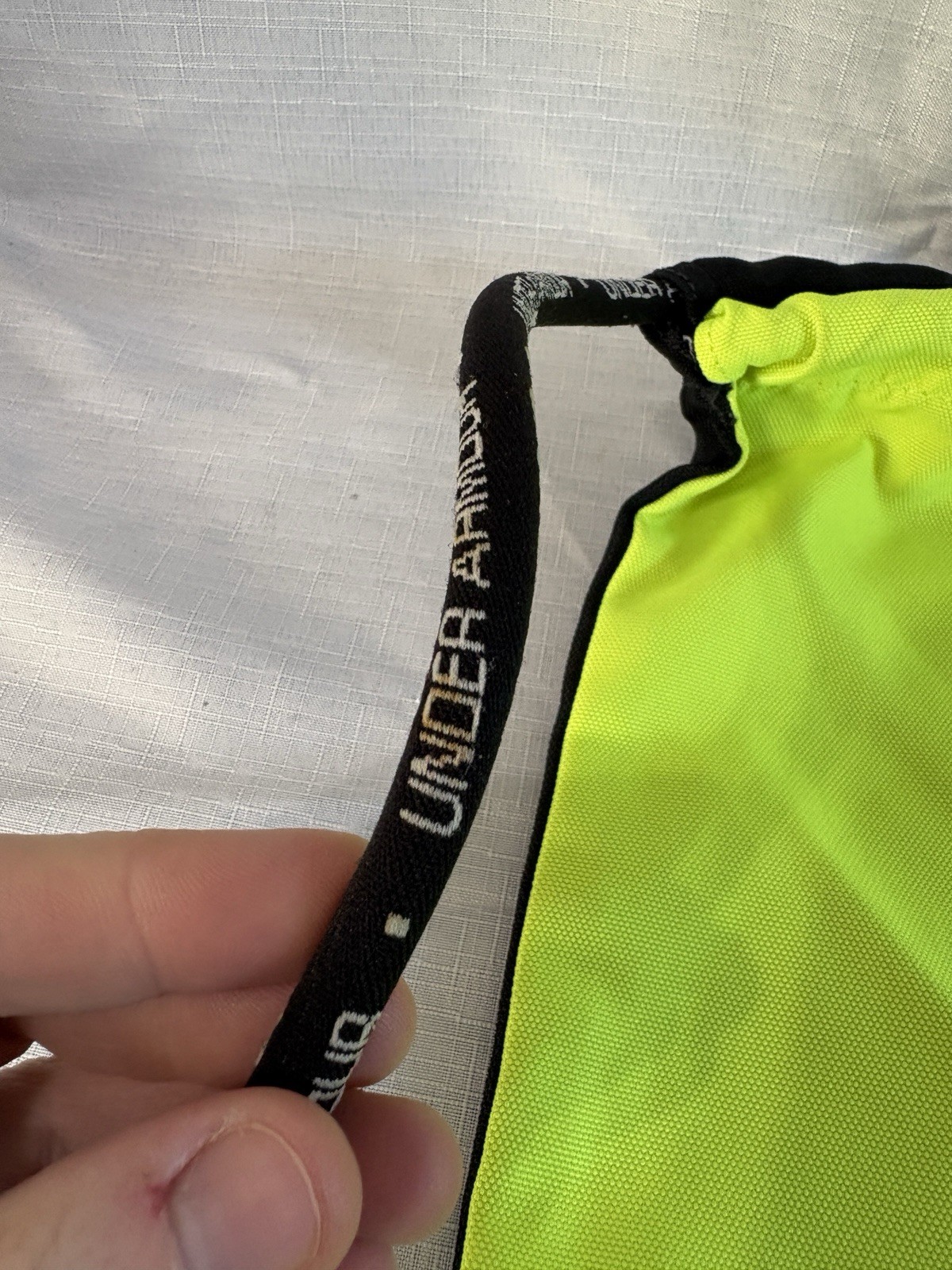 Under Armour Ozsee Sackpack Drawstring Gym Bag Black/Neon Yellow Sports Gear