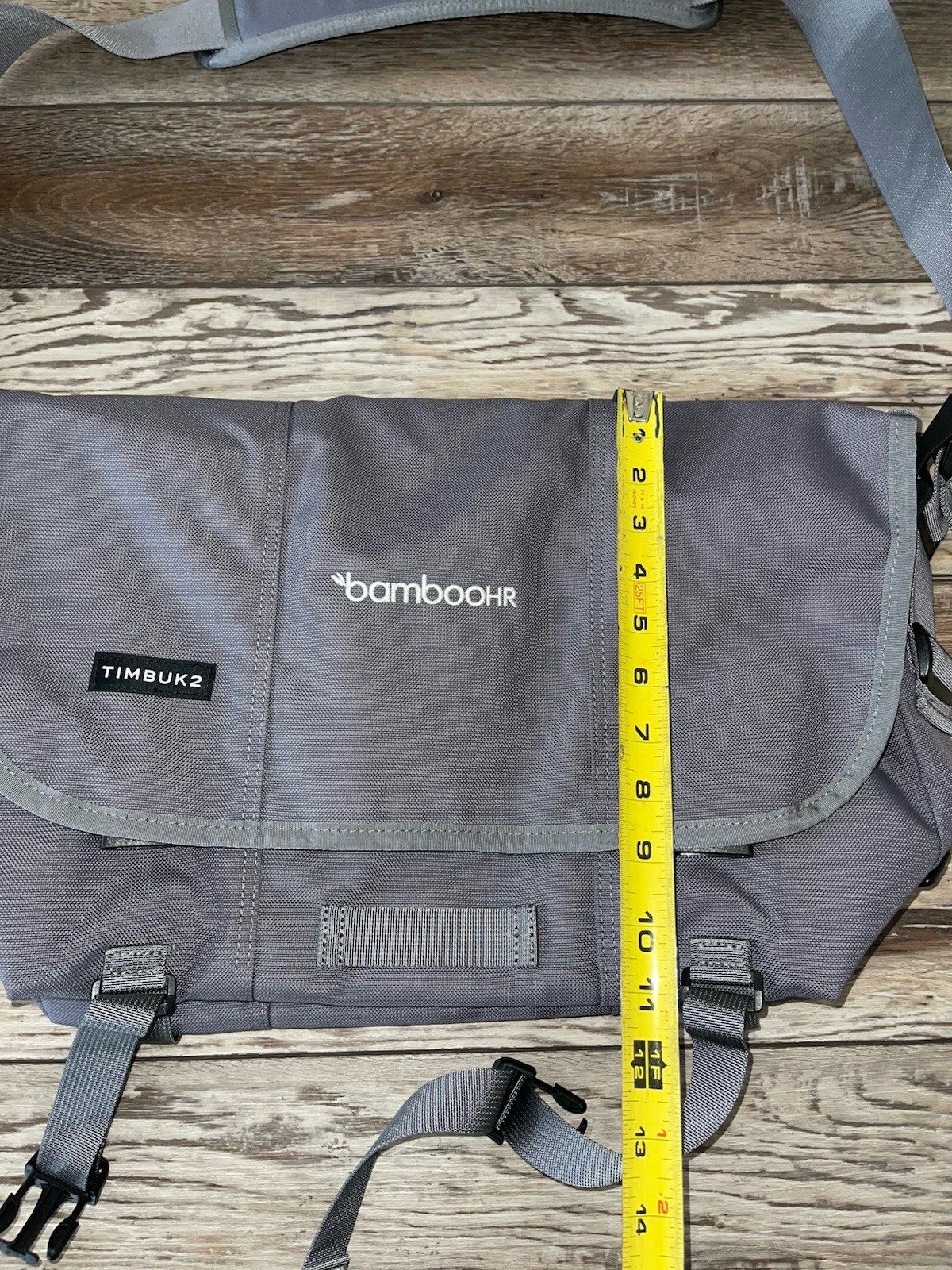 Timbuk2 Heritage Classic M Messenger Bag 18” Eco Gunmetal Grey. Company Logo