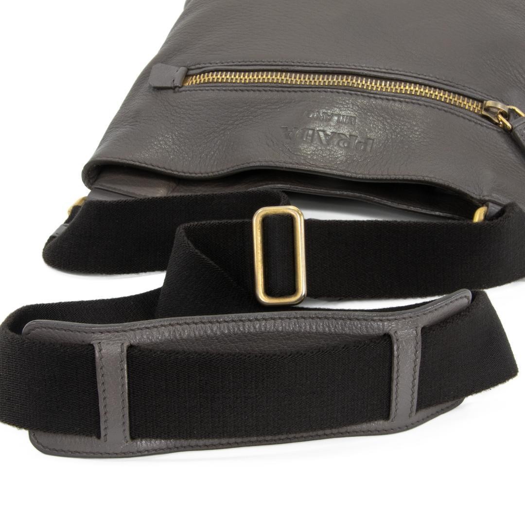 PRADA VITELLO Daino Gray Crossbody Bag Men Women Leather Gold Rare Authentic