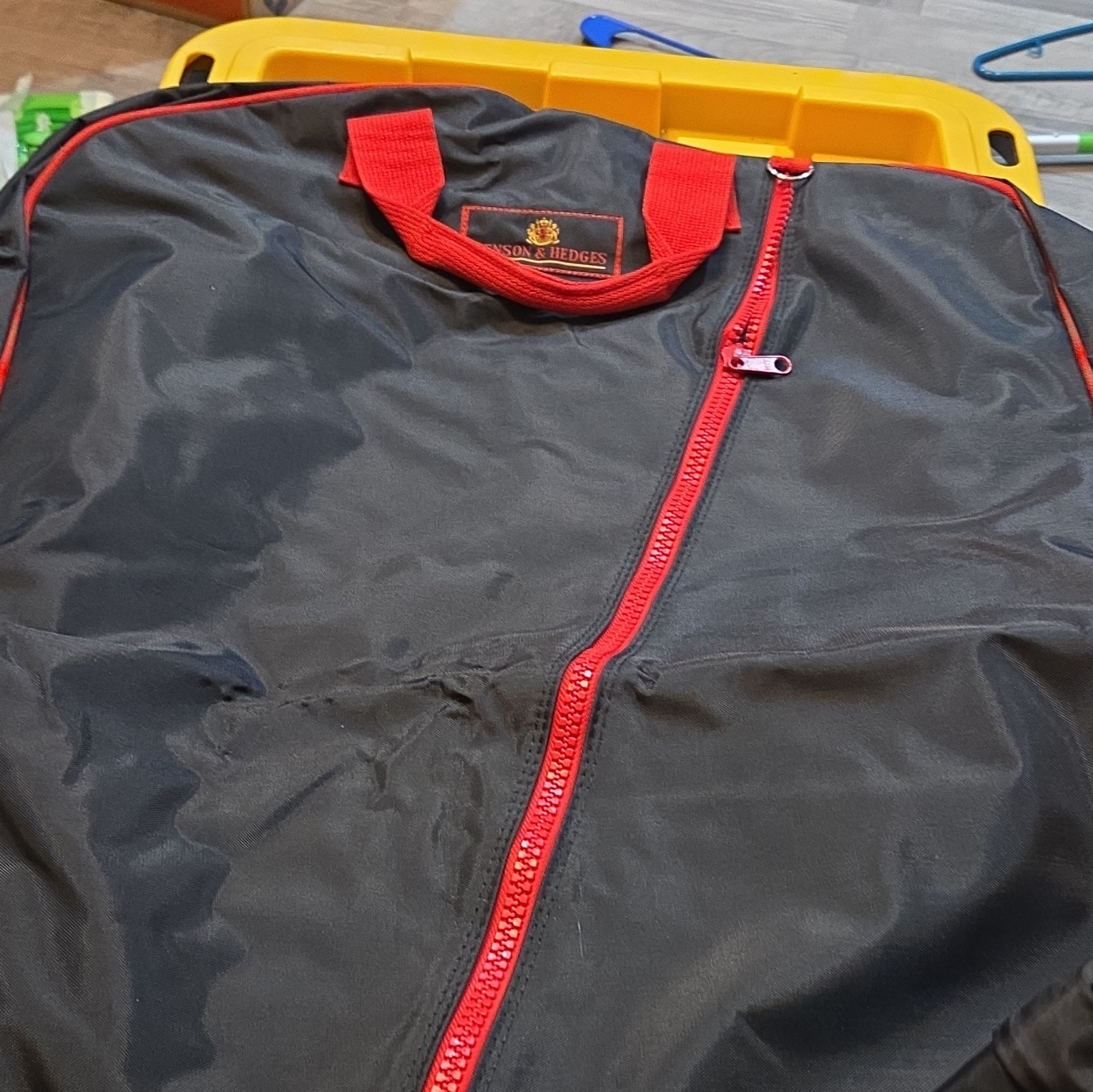 Benson & Hedges Black/Red Zip Garment Bag Folding Top Handle Travel Large