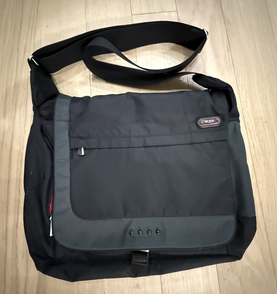 TUMI T-Tech Black Crossbody Laptop Messenger Business Travel Ballistic Nylon Bag