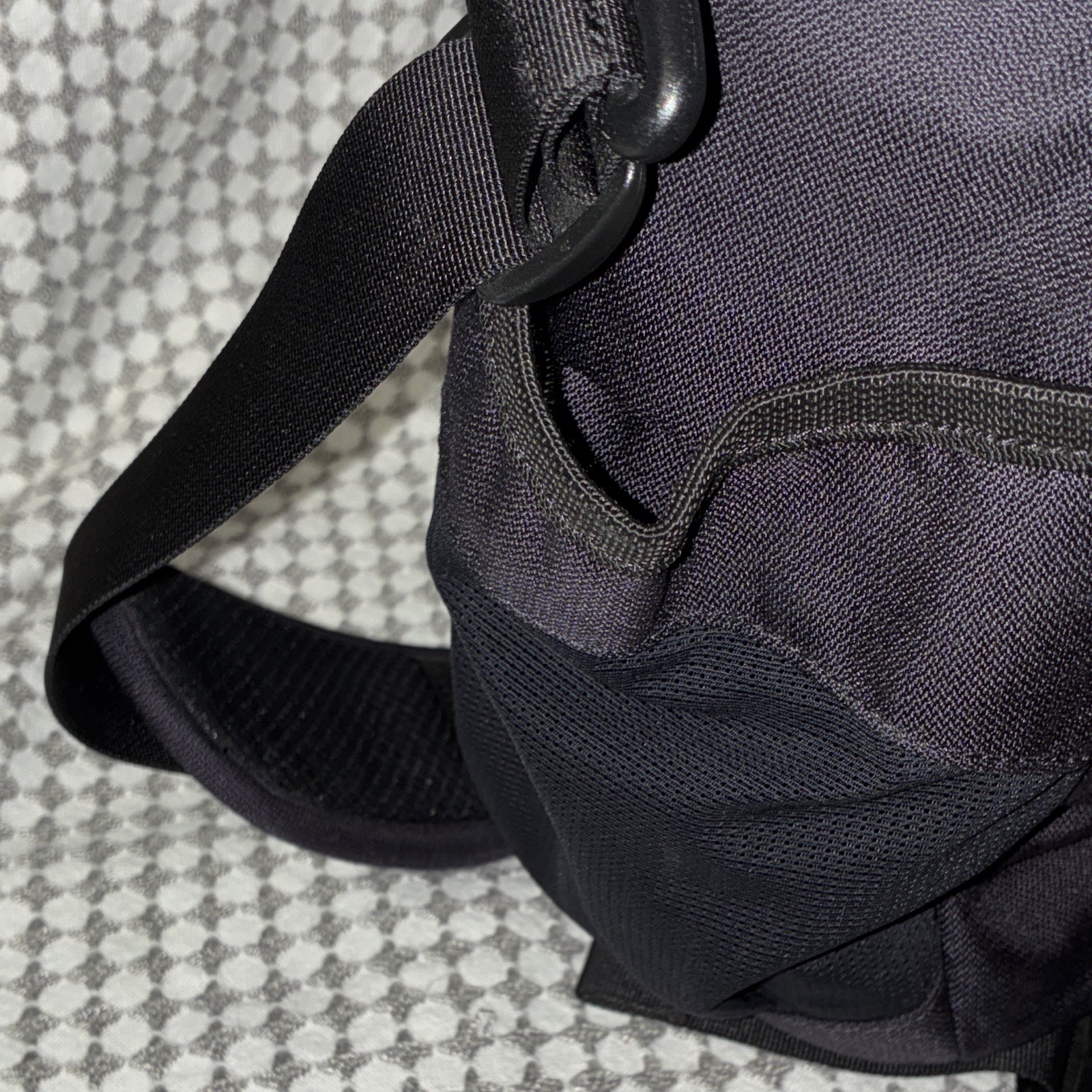 REI Solid Black/Orange Messenger Bag Zip & Buckle Closure Adjustable Strap