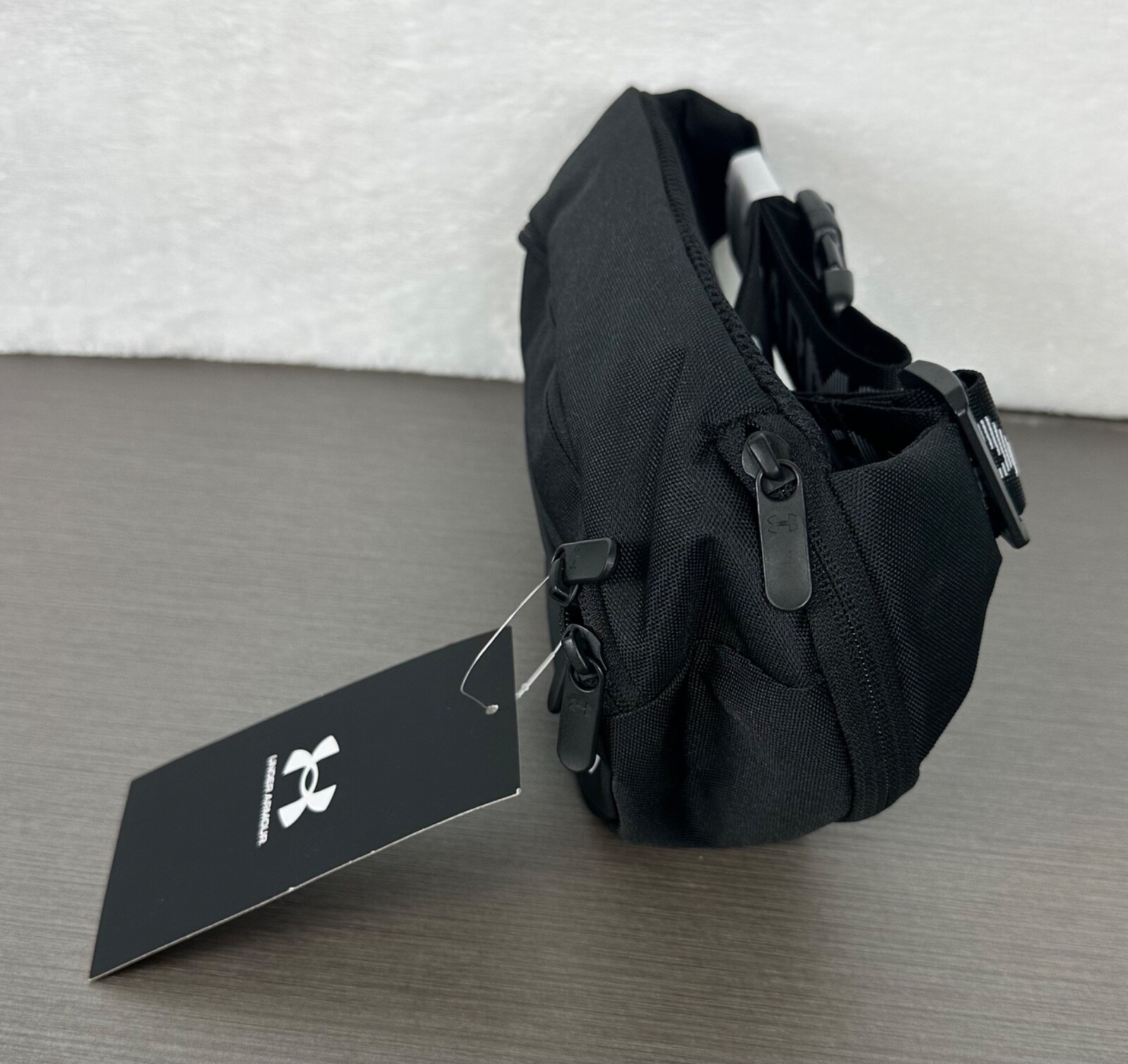 Under Armour Unisex Flex Waist Bag /Fanny Pack Black OSFA New With Tag