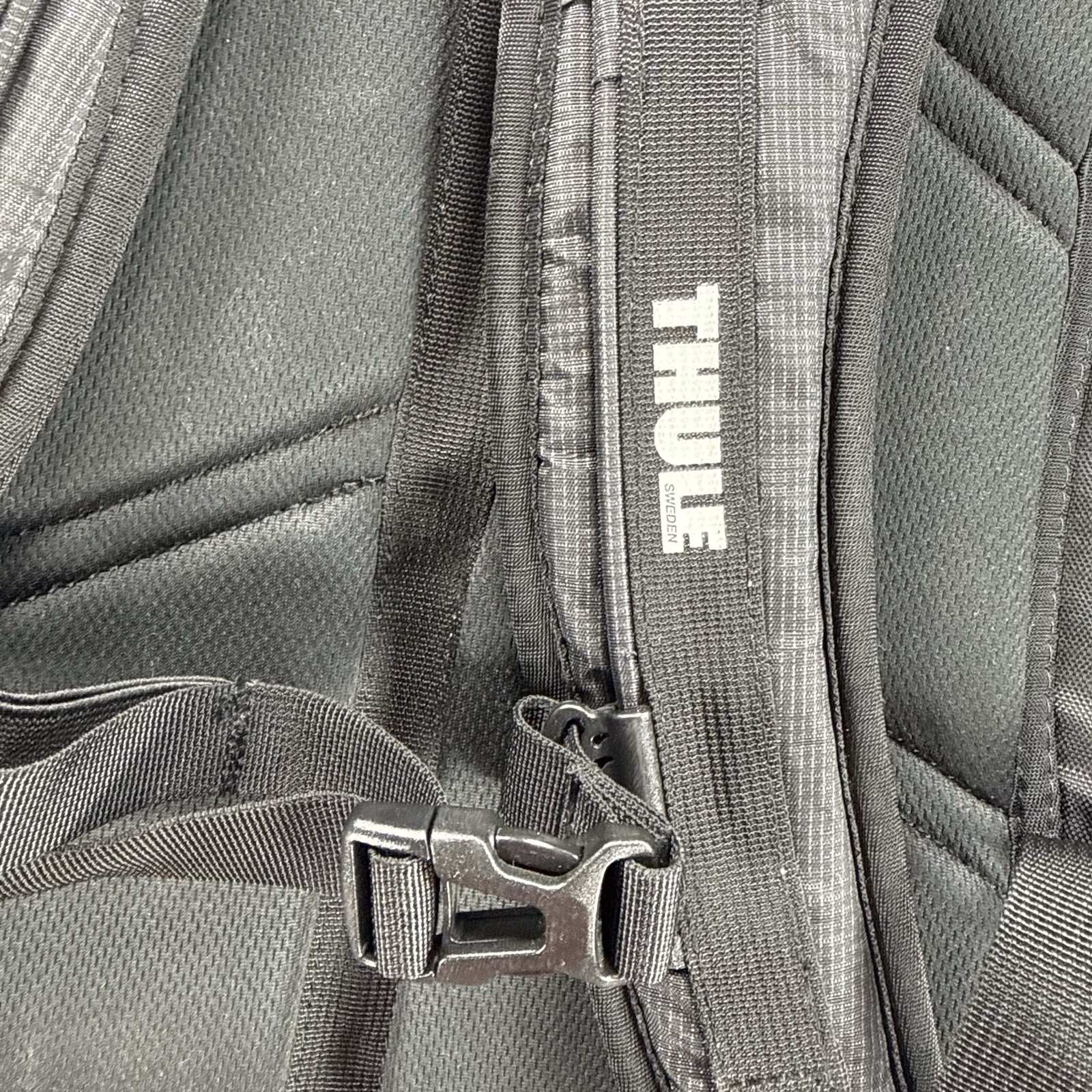 Thule Sweden Triumph 2 Backpack Veraction Logo Black Excellent Shape