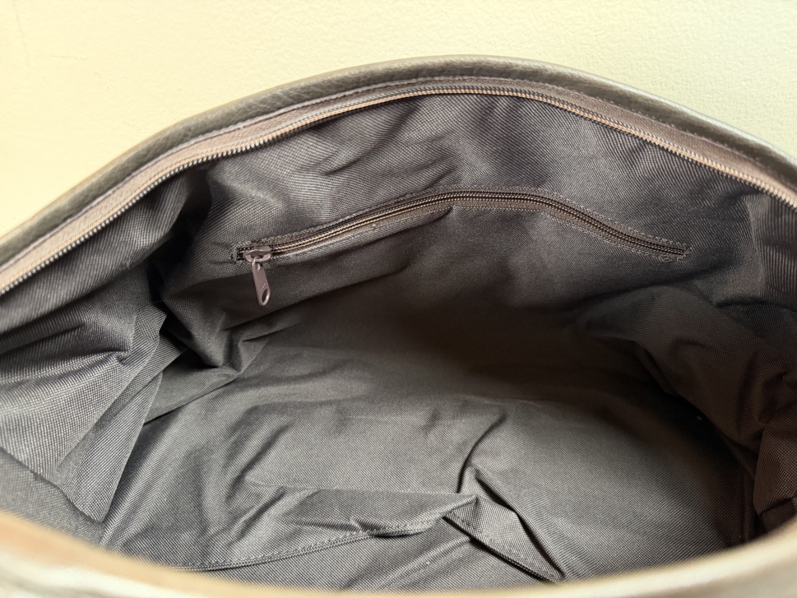 Vintage Brown Leather Duffle Bag Weekender Sony Pictures Promotional 22x13x8