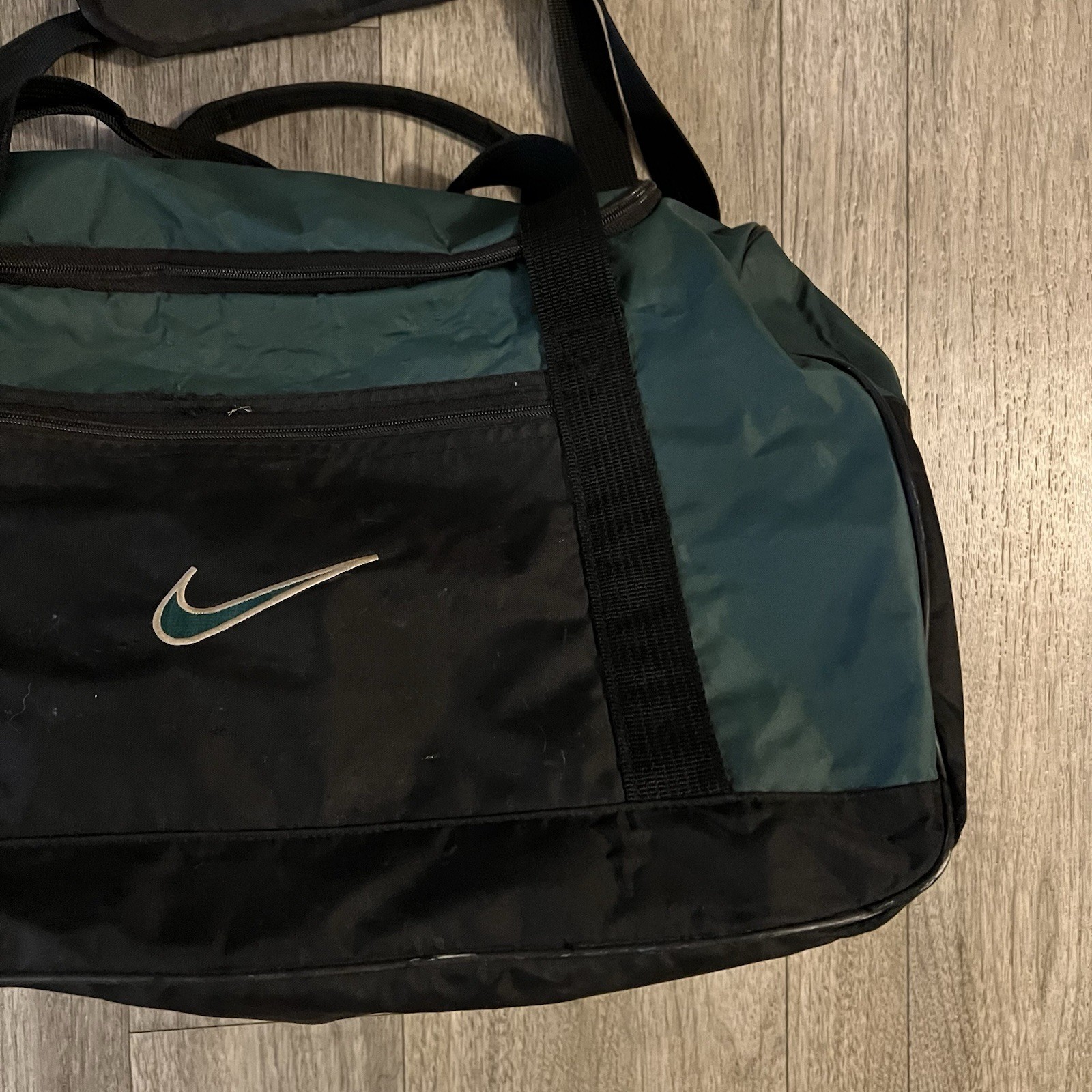 Vintage 90s NIKE SWOOSH Logo Duffle Gym Bag Green Embroidered Nylon