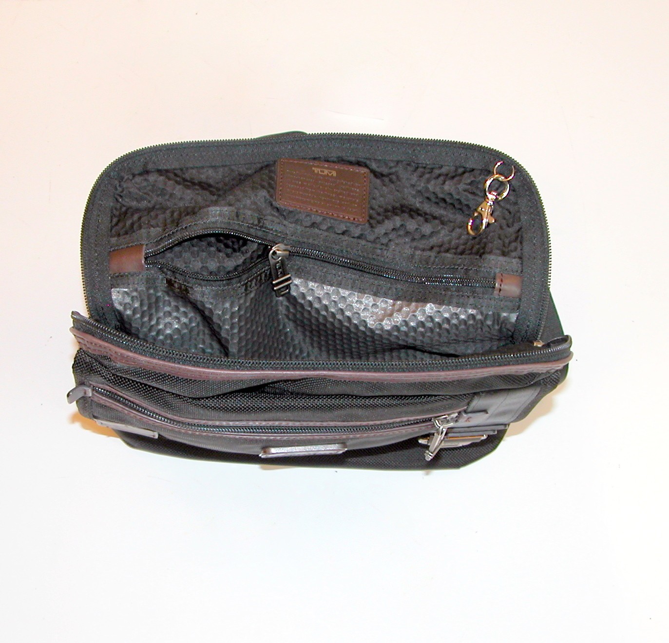 TUMI Alpha Bravo Annapolis 12″ Zip Flap Crossbody Tote / Messenger Bag 22304 HKH