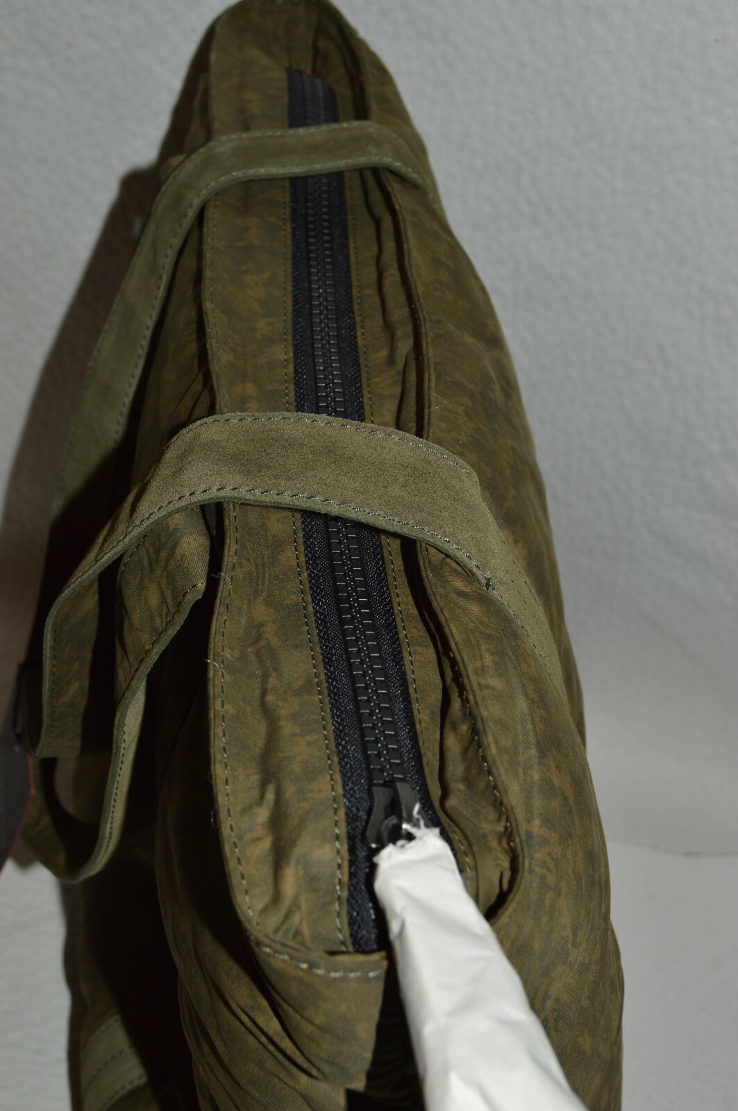 JOHN VARVATOS * USA Man’s NYLON PUFFER TOTE Bag NEW 19x16x7in Retail:$228