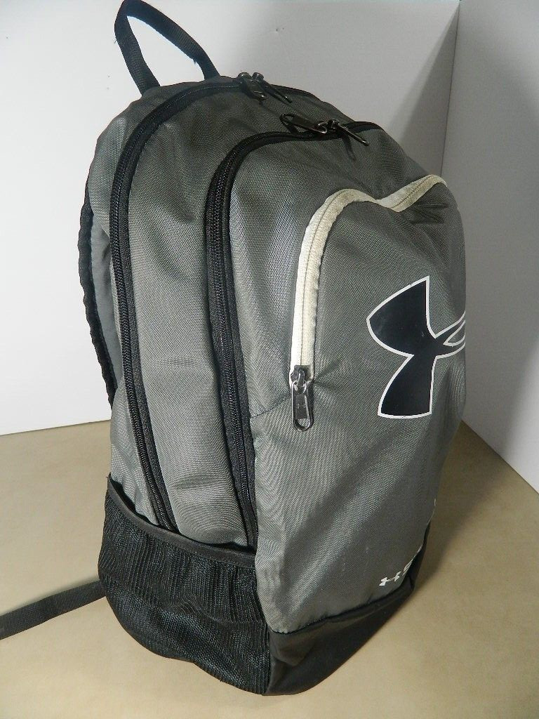 Under Armour Storm 1 Heat Gear Backpack Graphite/Black, 3 Zippered Compartments