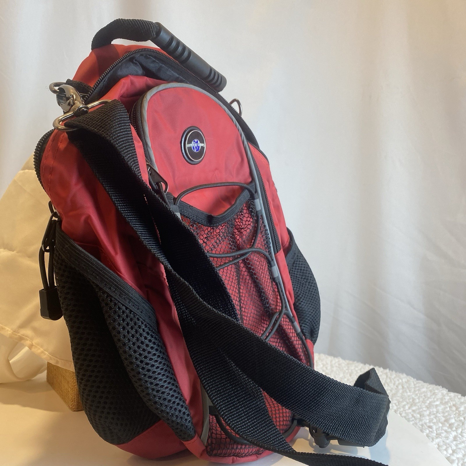 Vintage Universal Studios Sling Backpack Red Black Y2K Gorpcore Tech Bag Retro