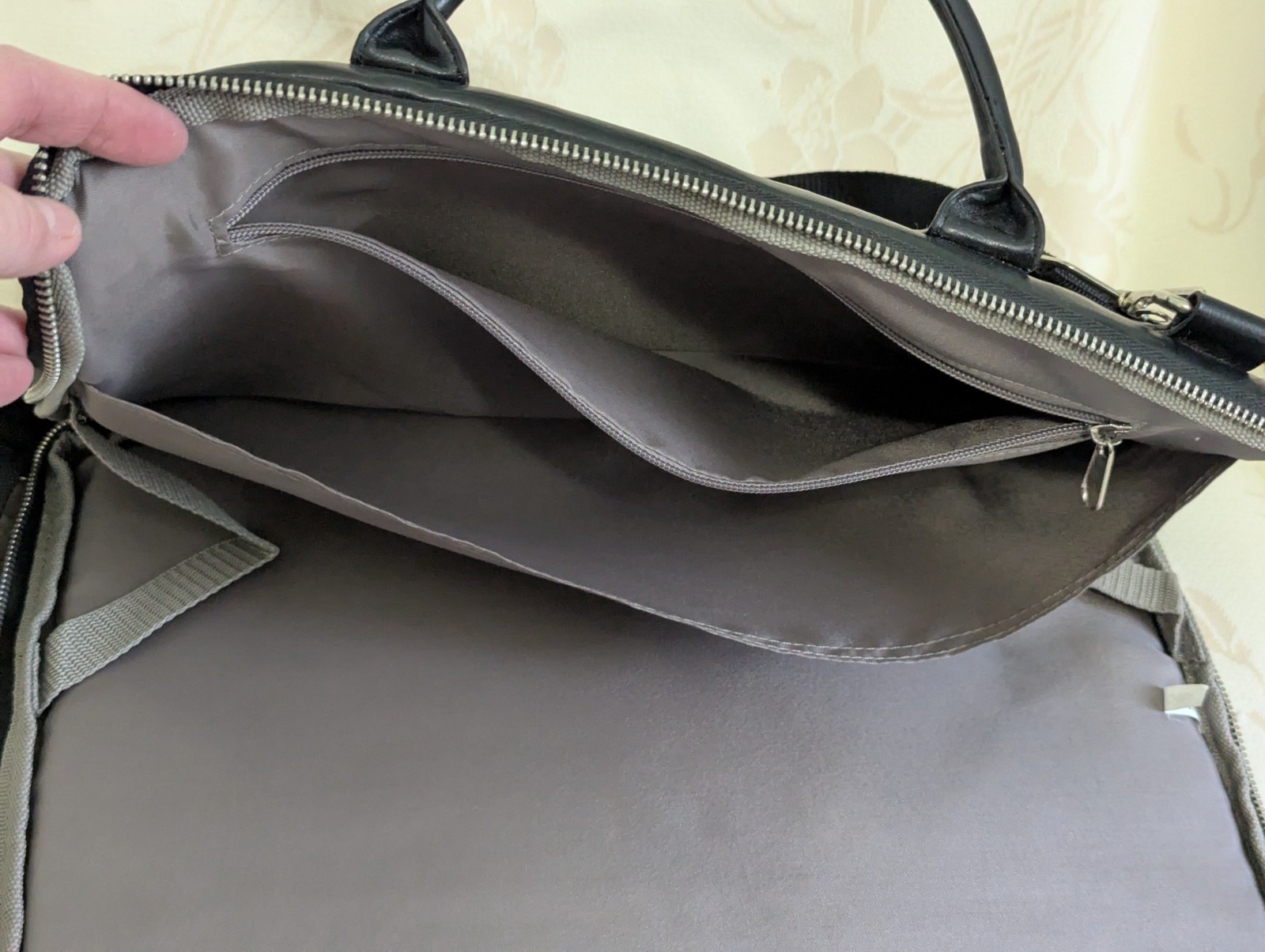 Denali Black Expandable Mutiple Pockets Attachable Strap Soft Side Briefcase