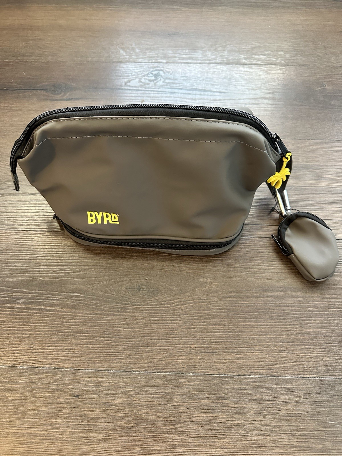 Byrd Dopp Toiletries Bag Gray Yellow Palm Tree Germany Travel Hair