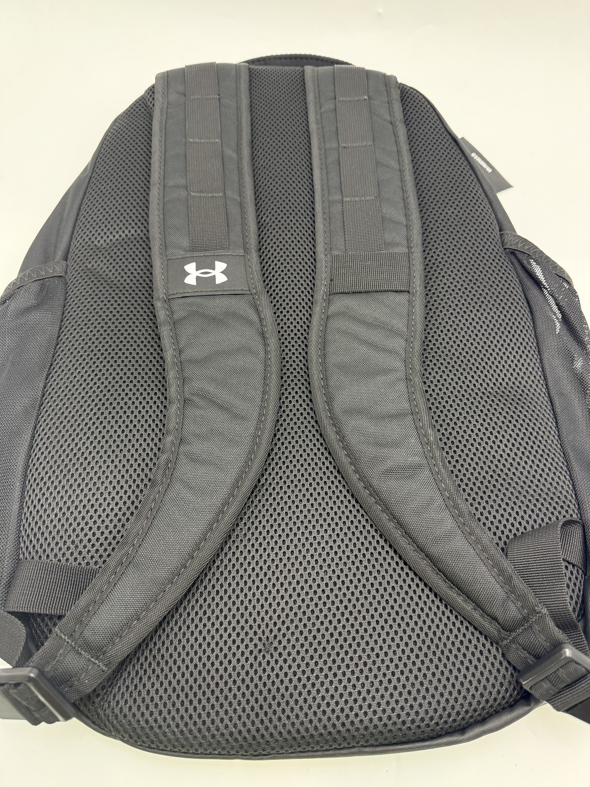 UNDER ARMOUR HUSTLE 5.0 BACKPACK 1361176 – BLACK