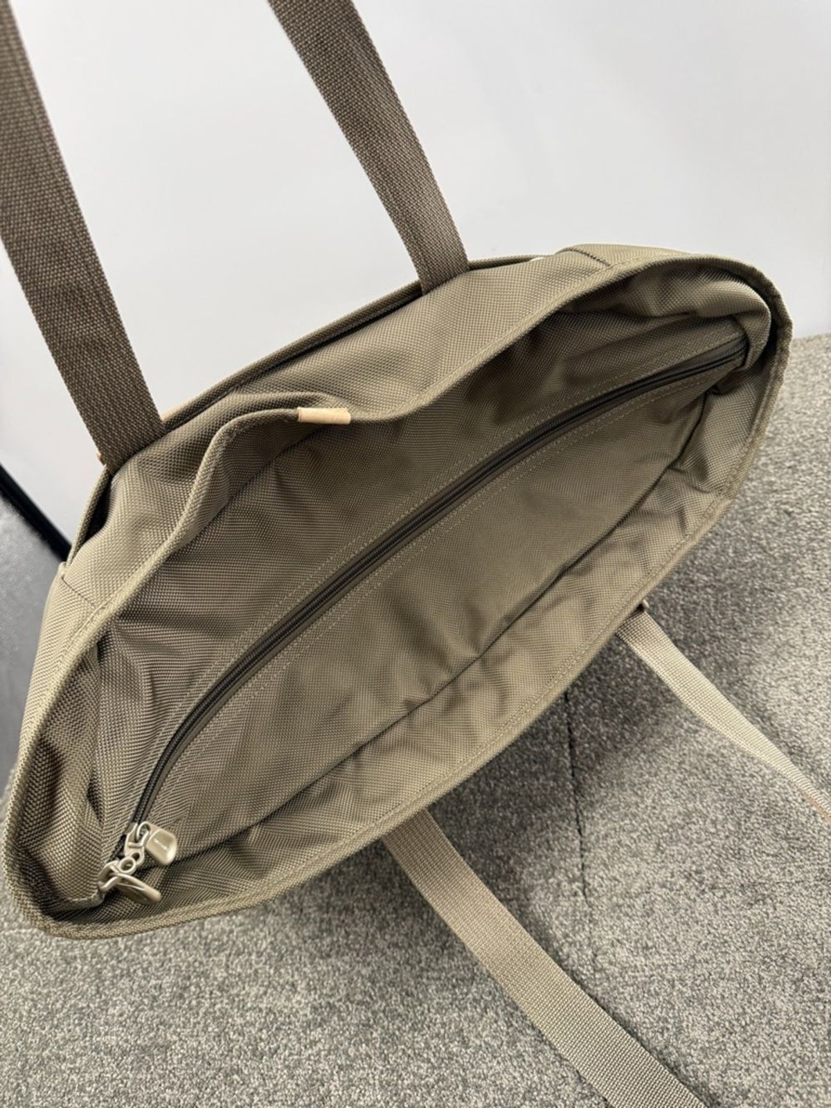 Briggs & Riley Travelware Large Shopping Tote Bag Olive Green Tan 255-7