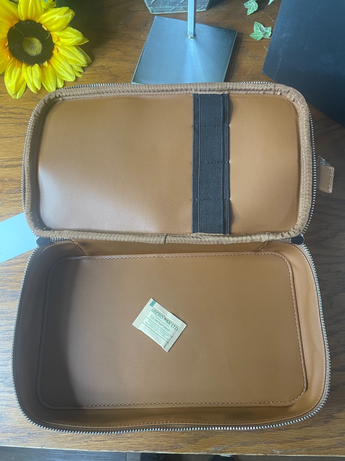 NWT QUINCE MEN’S ITALIAN LEATHER DUAL COMPARTMENT TOILETRY ZIP AROUND BAG