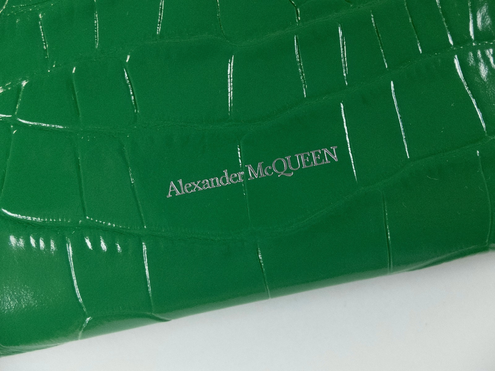 (NO CUSTOMS TAX) ALEXANDER MCQUEEN green croc effect leather envelope clutch bag