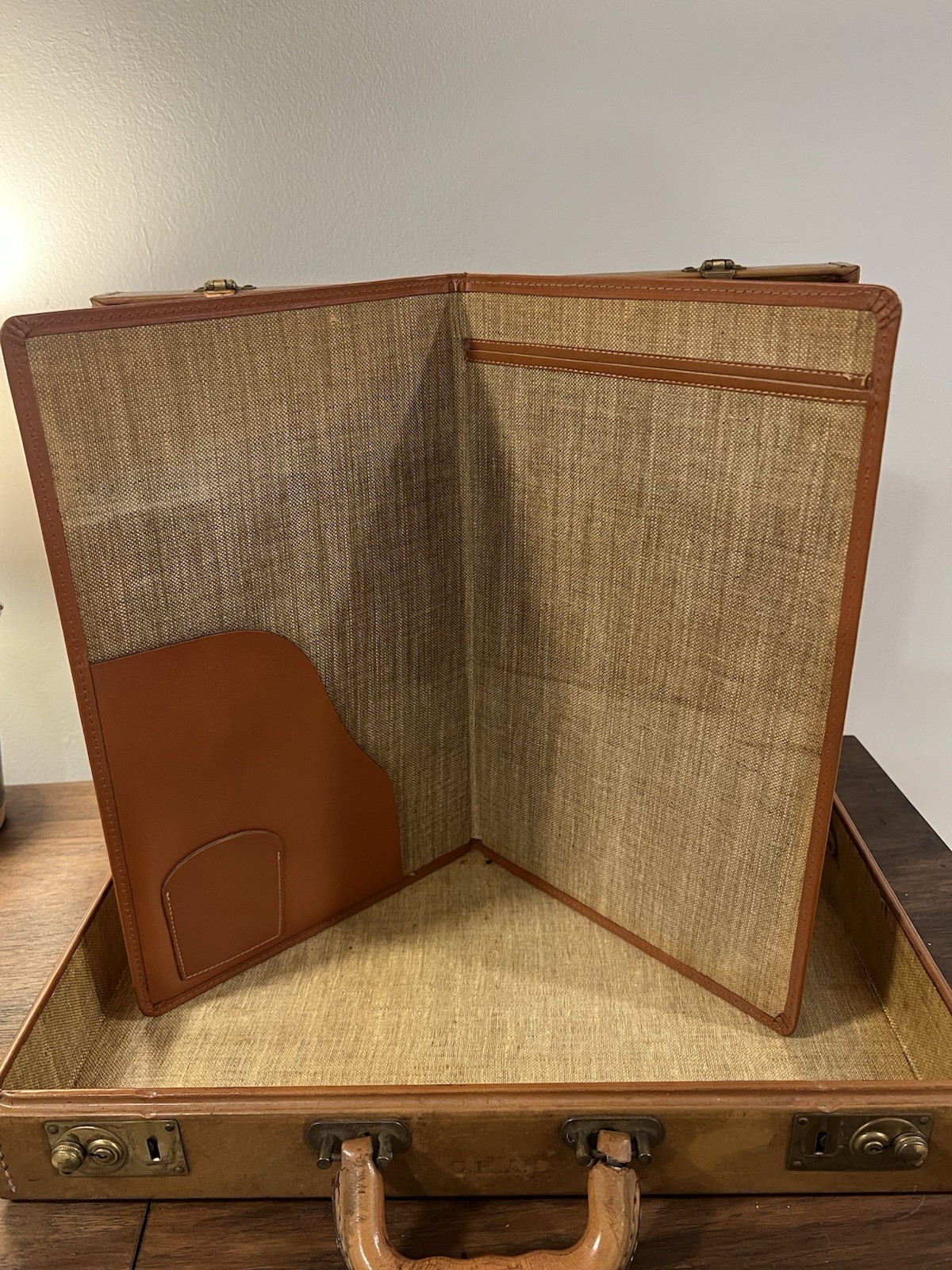 VTG Top Grain Cowhide #202 Hard File Folder Briefcase RARE Attaché with Patina