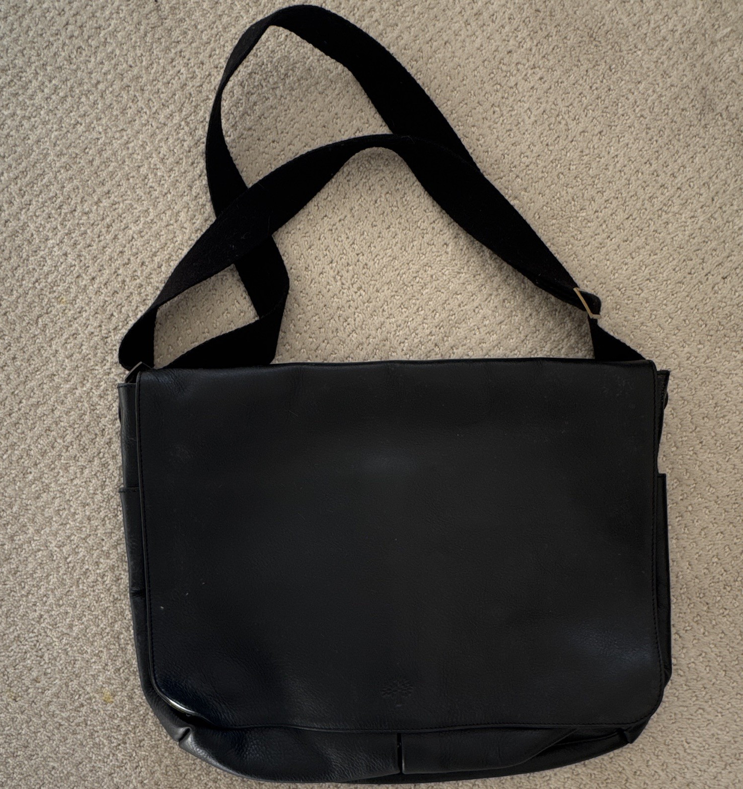 Mulberry Black Messenger Bag Crossbody Strap Zip Closure Pockets Adjustable