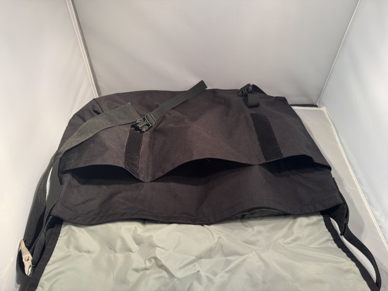 Courier Ware The Boss Messenger Bag. Black, Size Medium Excellent