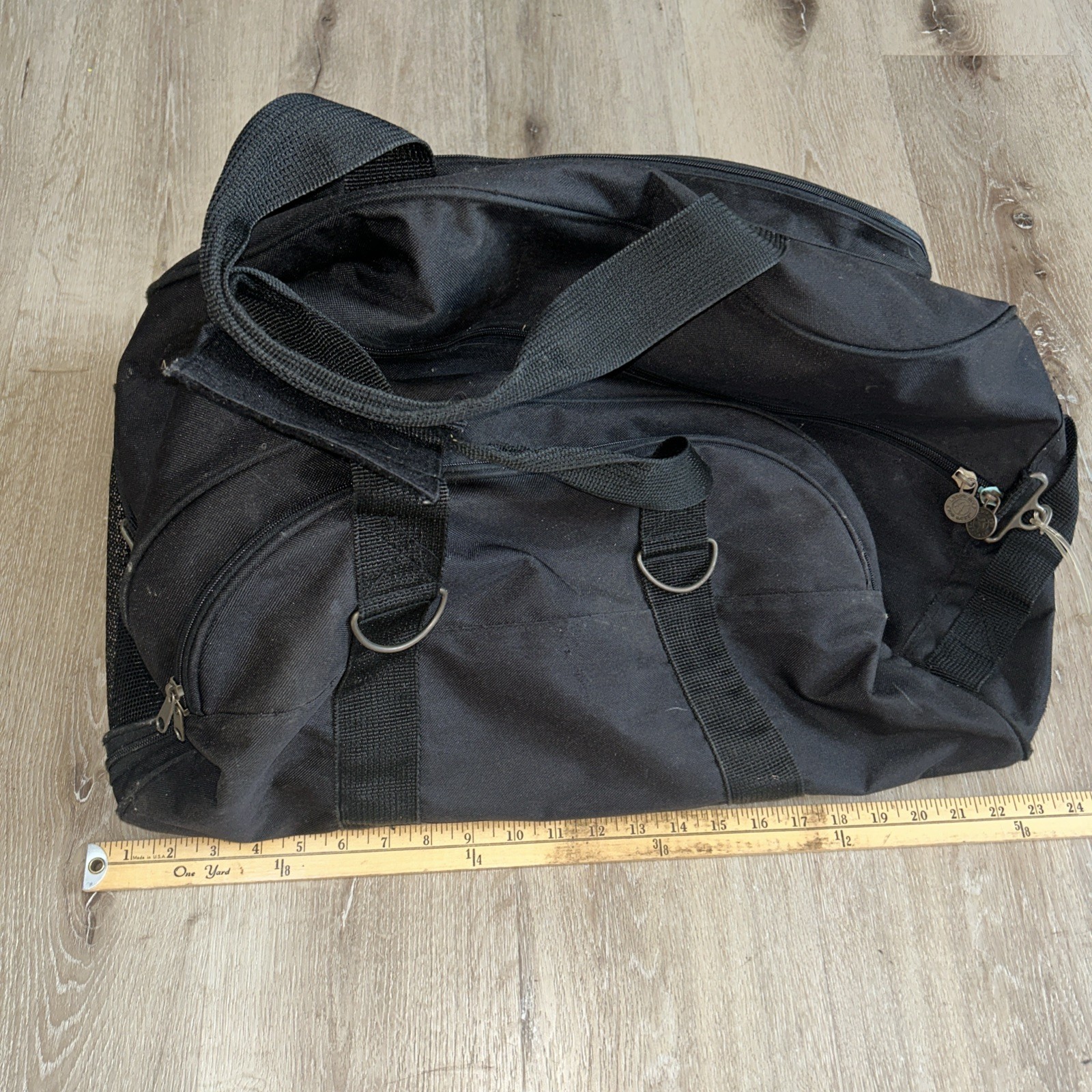 Pfizer Pharmaceutical Black Canvas Duffle Travel Bag Utility Tote Leeds Golf